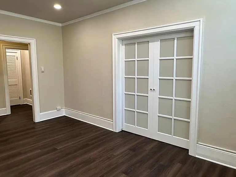 De Luxe Apartments LLC — Photo 16