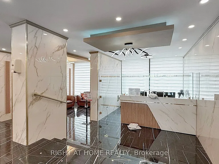 10 Sunny Glenway #511 — Photo 5