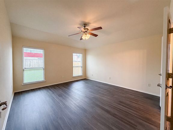4th image of 716 Westgate Ct