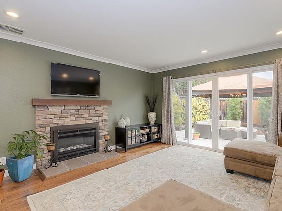 3rd image of 5698 Waltrip Ln