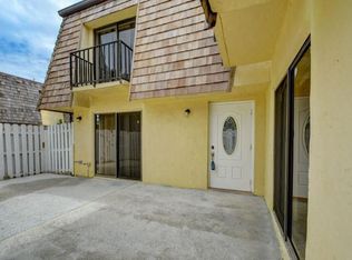 131 Woodland Rd, Palm Springs, FL 33461