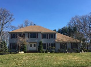 19 Red Coach Ln, Holmdel, NJ 07733