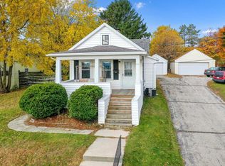 416 N 5th St, Manitowoc, WI 54220