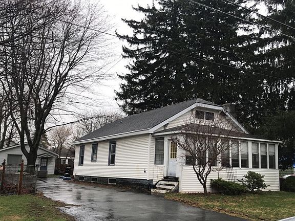 3rd image of 210 Plymouth Ave
