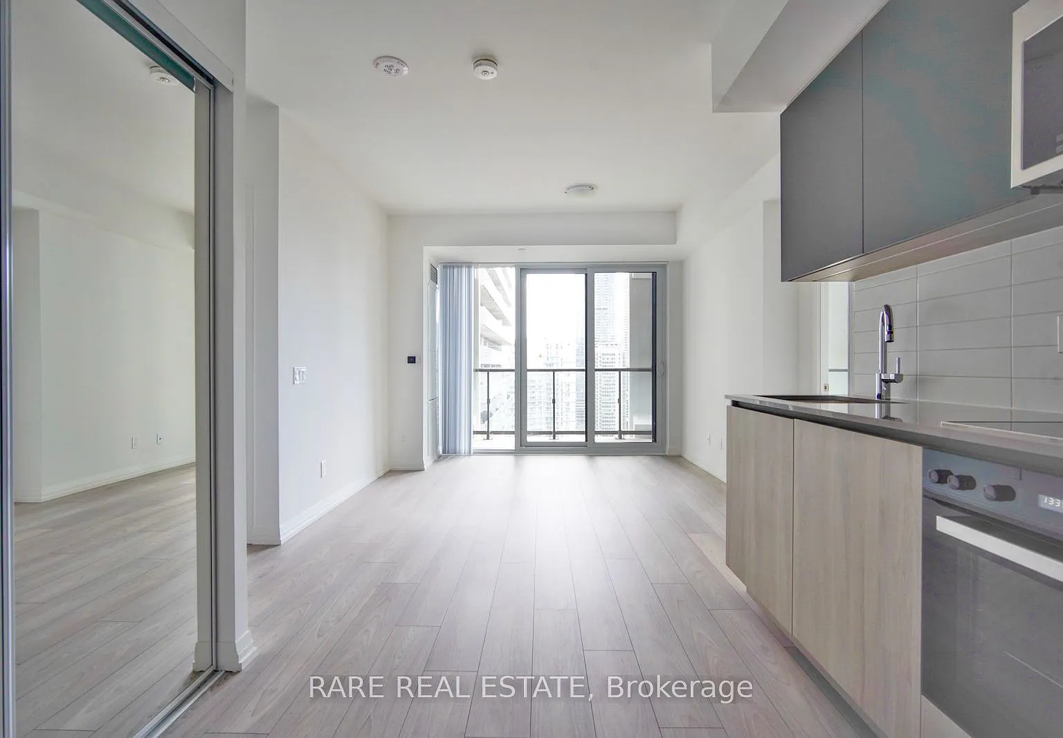 2 bed, $3,200 — Photo 1