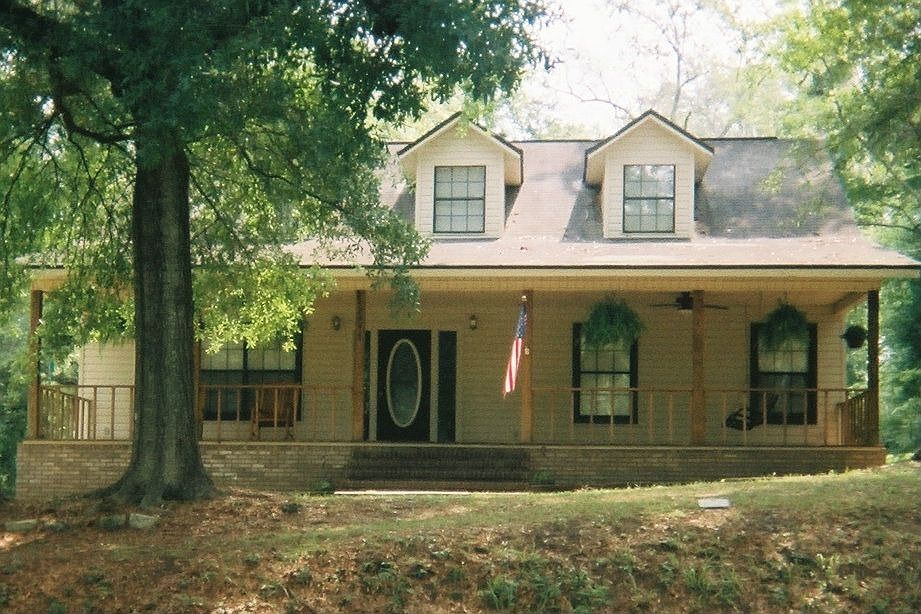 1st image of 2944 Caledonia St