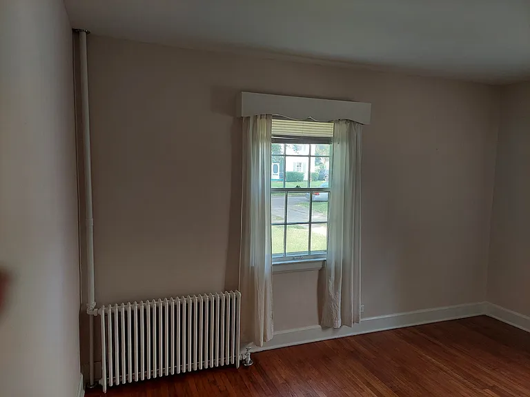 218 Hurley Ave — Photo 8