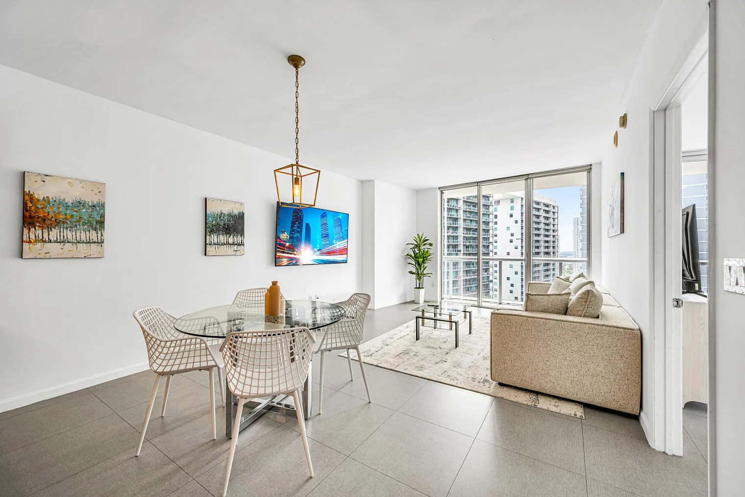 1 bed, 1.0 bath, 9063 sqft, $4,245 — Photo 2