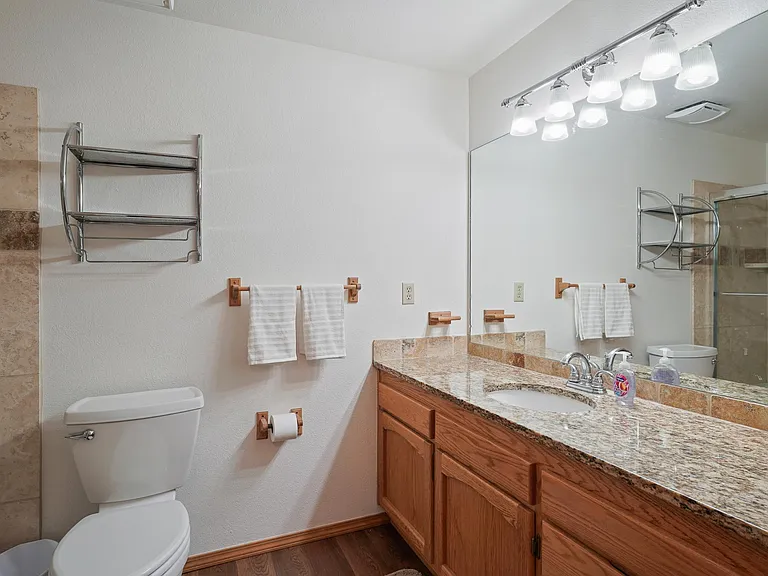 2351 NE Shadow Brook Pl — Photo 22