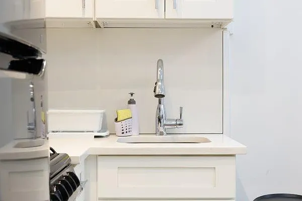 Rented by Finest Furnished LLC | media 45