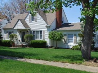 2890 11th St, Cuyahoga Falls, OH 44221
