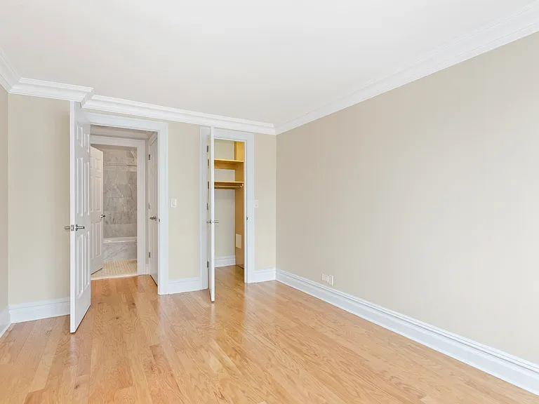 200 Rector Pl #39F — Photo 9