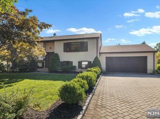 40 Wicks Dr, Harrington Park, NJ 07640
