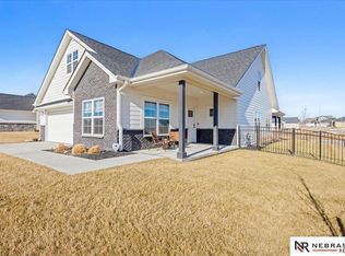 12352 Horizon St, Papillion, NE 68046
