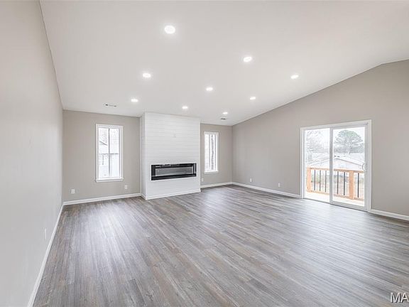 3rd image of 2630 Woodstone Dr