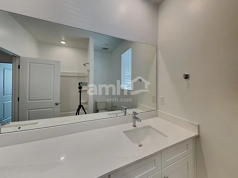 20177 W Thomas Rd #421 — Photo 17