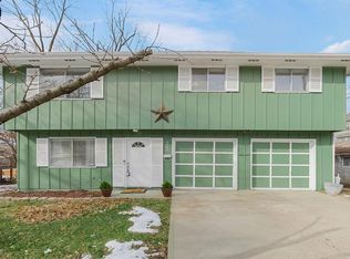 4542 W 50th St, Roeland Park, KS 66205