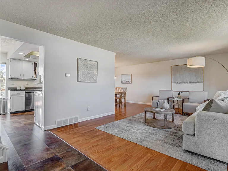 2518 Legend Ter — Photo 4