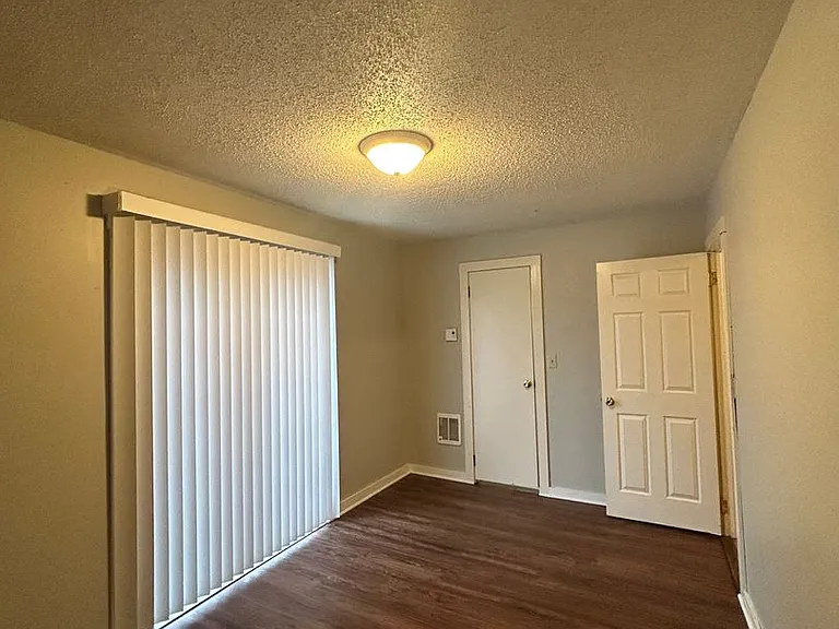 The Heritage House — Photo 7