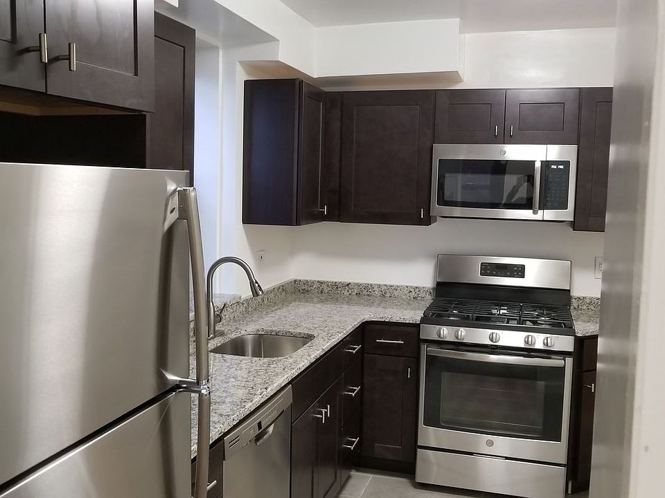 1st image of 3415 Parsons Blvd APT 3MM