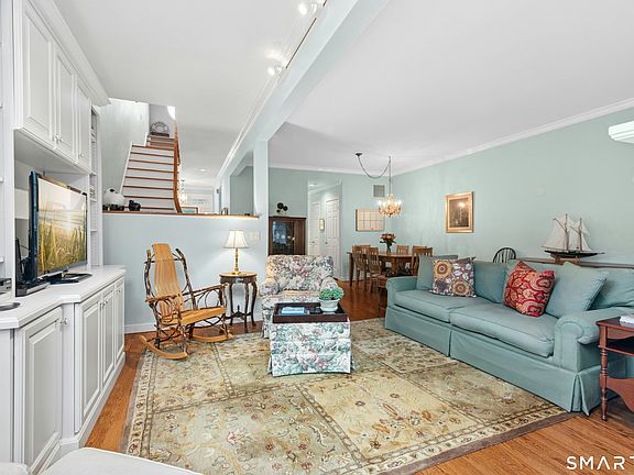 5th image of 10 Hale Lane #10