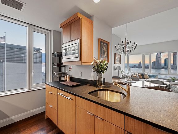 3rd image of 70 Little West St APT 11K