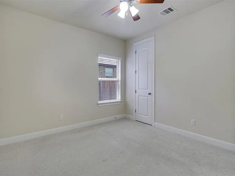 3009 Silvergrass Cv — Photo 21
