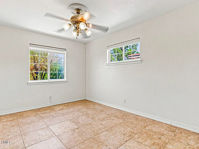 6340 Modesta St — Photo 15