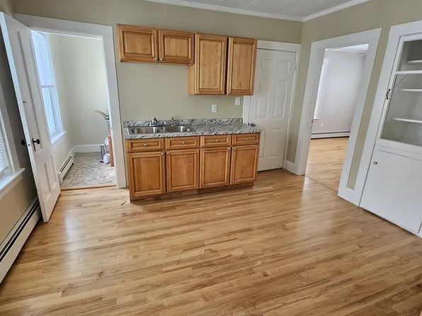 998 South St #3, Portsmouth, NH 03801