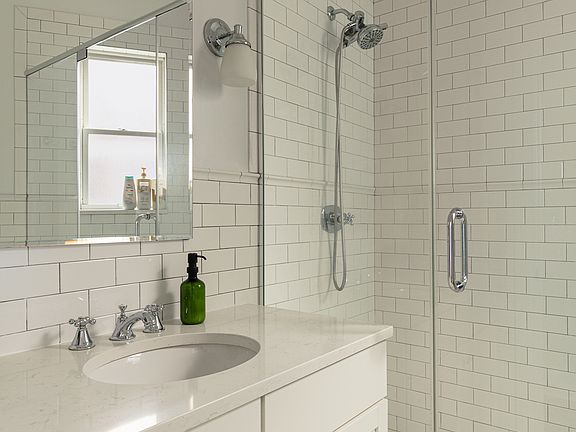 5th image of 2651 N Dayton St APT 1