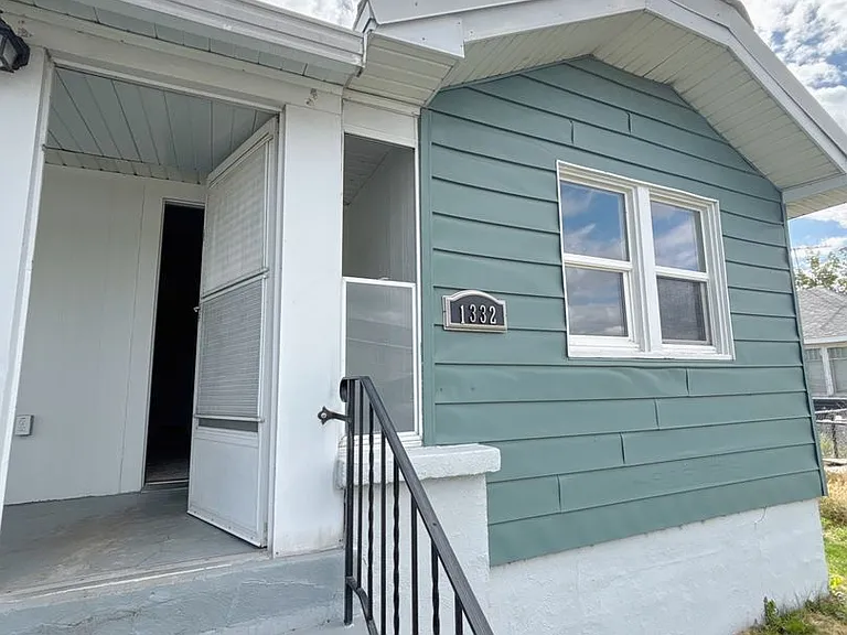 1332 S 3rd Ave — Photo 1