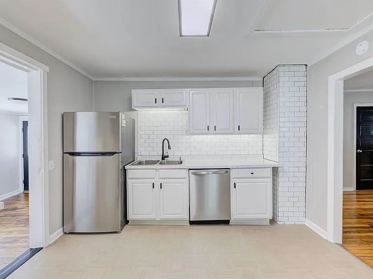 322 S Kilbourne Rd — Photo 12