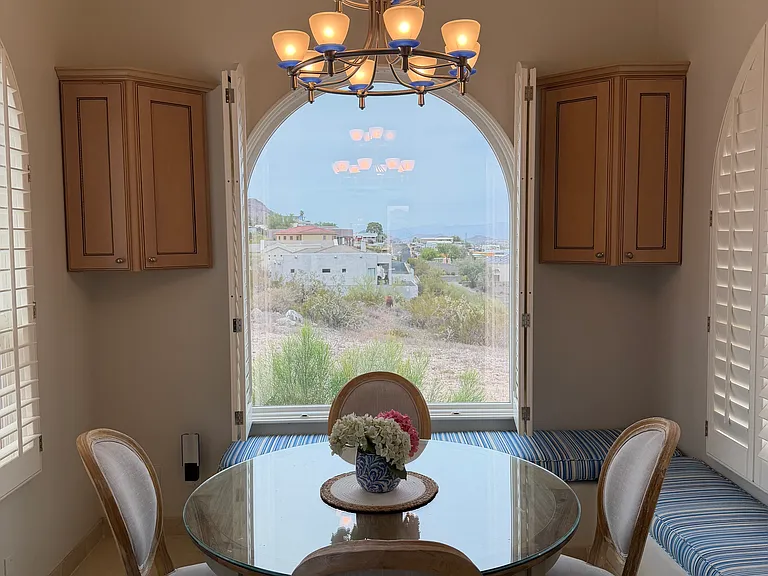 North facing breakfast nook