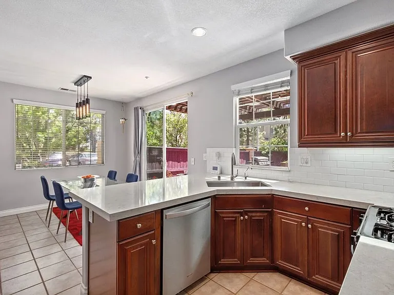 907 Mira Lago Way — Photo 4