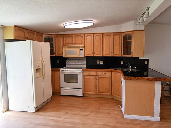 5th image of 1631 Hickory Ave
