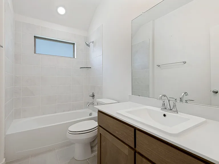 1806 Balfour Bnd — Photo 9