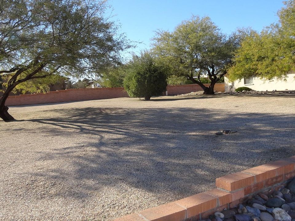 2nd image of 1021 N Avenida Cabeza De Elefante
