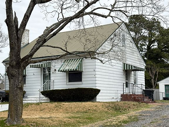 2nd image of 315 Elm Dr