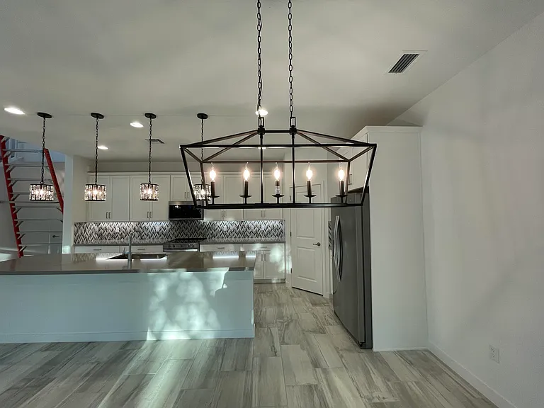 4415 Arcturus Ln — Photo 4