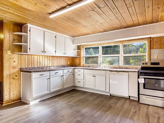 4th image of 55 Mount Pleasant Dr