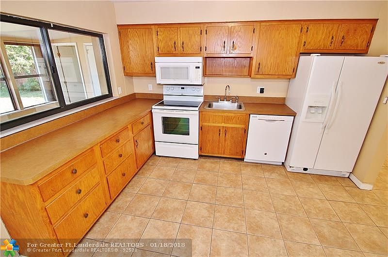 1st image of 5364 NE 1st Ter