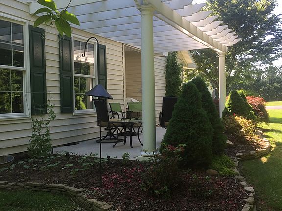 2nd image of 205 Pleasant View Dr