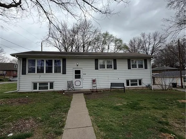 616 Santa Fe St, Leavenworth, KS 66048