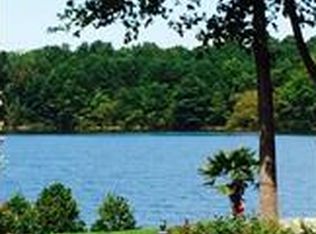 108 Castle Dr, Mooresville, NC 28117