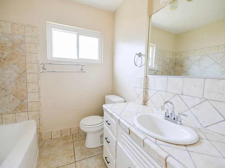 219 W Avenida Palizada — Photo 14