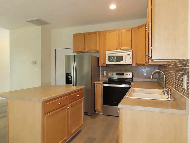 245 Plaza Dr #E — Photo 7