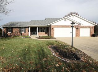3002 Doral Dr, Godfrey, IL 62035