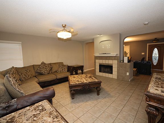 3rd image of 4360 Mesa Dr