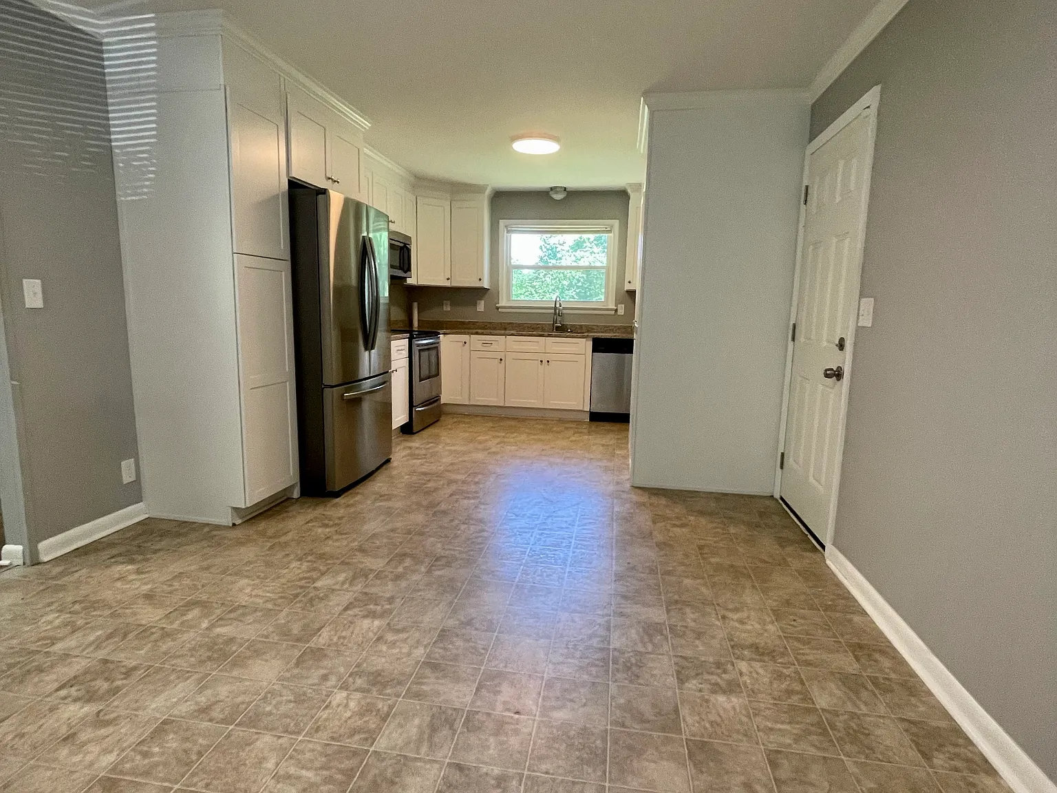 3 bed, 1512 sqft, $2,700 — Photo 3