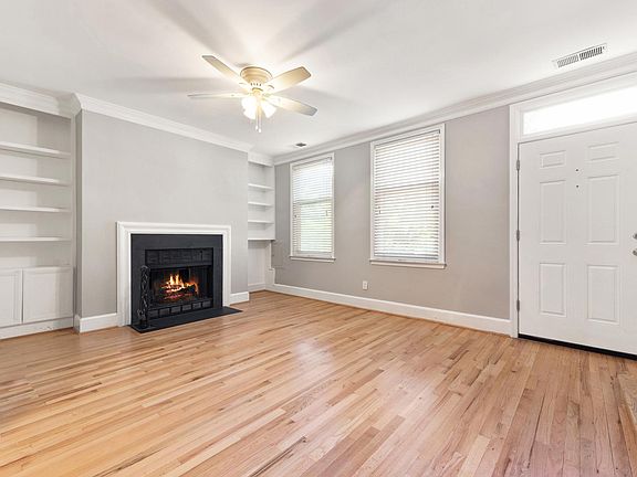 4th image of 1043 N Stafford St